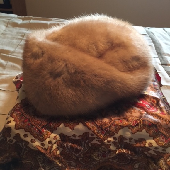 Mink fur coat with matching hat - Picture 10 of 10